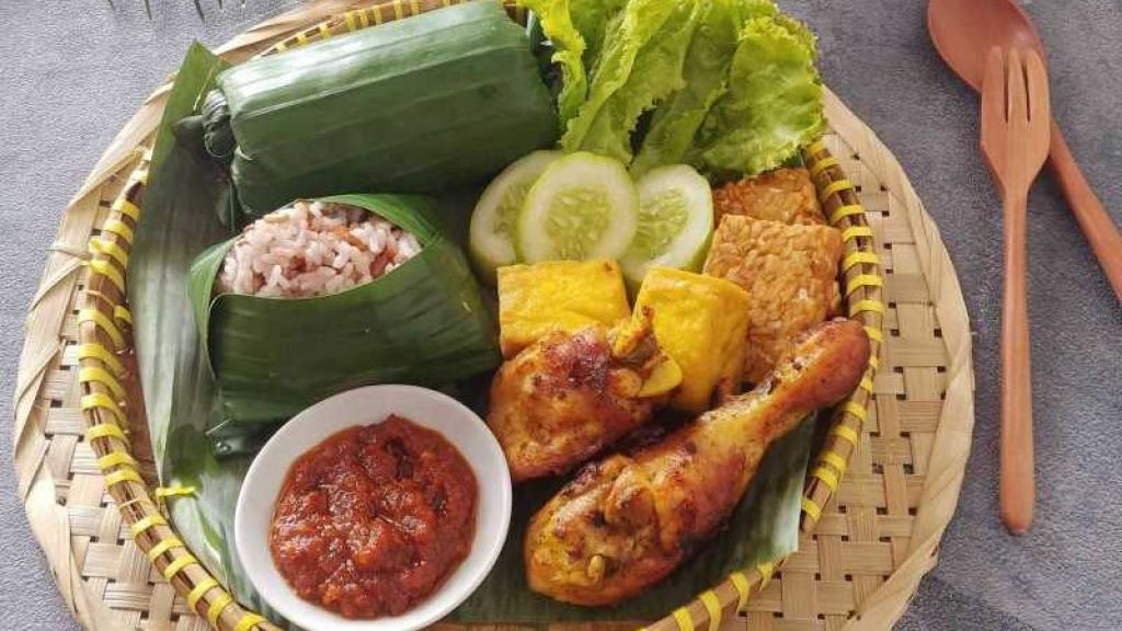 nasi-timbel-kelezatan-sajian-tradisional