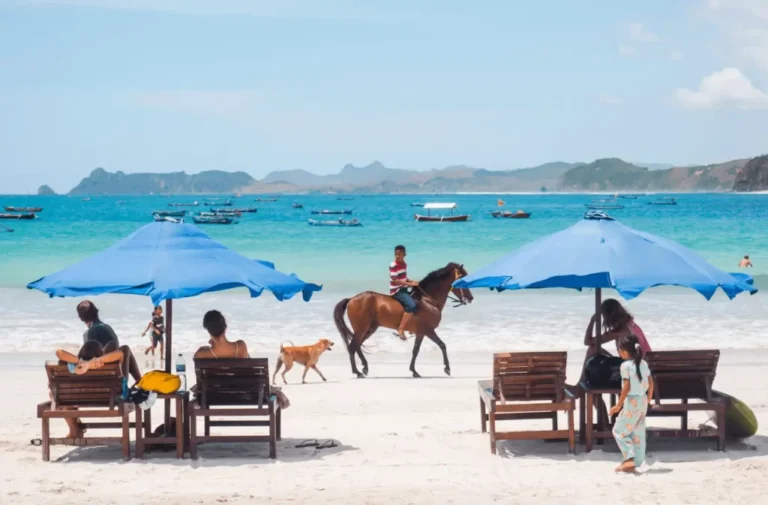 Pantai Mandalika: Pesona Surga Tersembunyi di Pulau Lombok