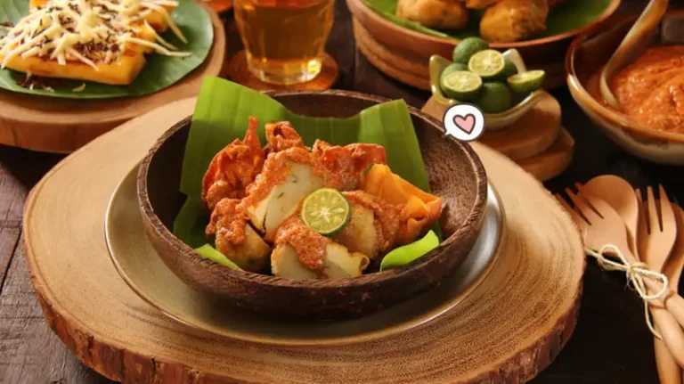 Batagor Kuah: Kisah dan Resep yang Bikin Lidah Bergoyang