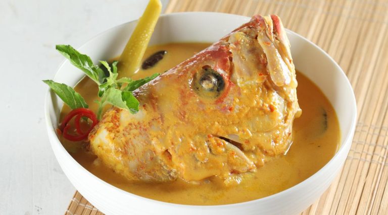 Gulai Kepala Kakap: Rahasia Kelezatan Hidangan Nusantara yang Bikin Ketagihan
