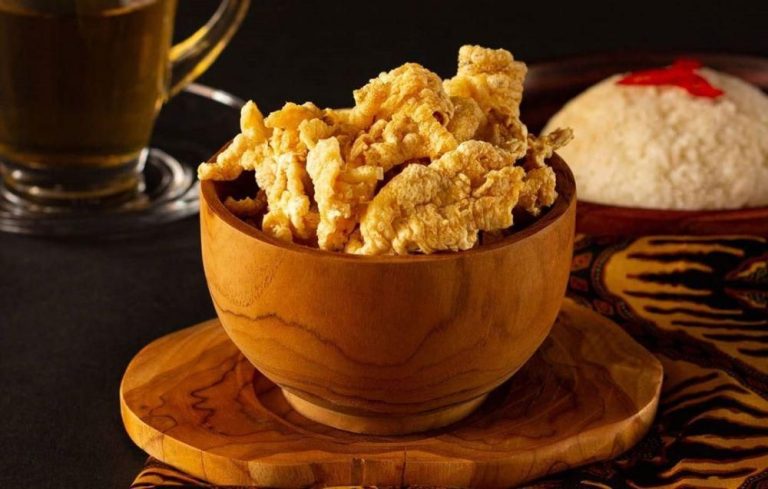 Keripik Ceker: Camilan Gurih yang Bikin Ketagihan dan Kaya Manfaat