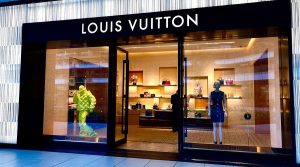 Louis Vuitton: Simbol Elegansi dan Keabadian dalam Dunia Fashion