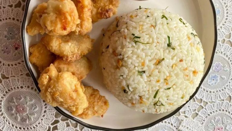 Nasi Daun Jeruk: Sensasi Masakan Tradisional yang Menghangatkan Hati