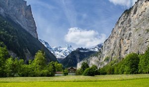 Menjelajahi Lauterbrunnen: Desa Lembah Terindah di Swiss