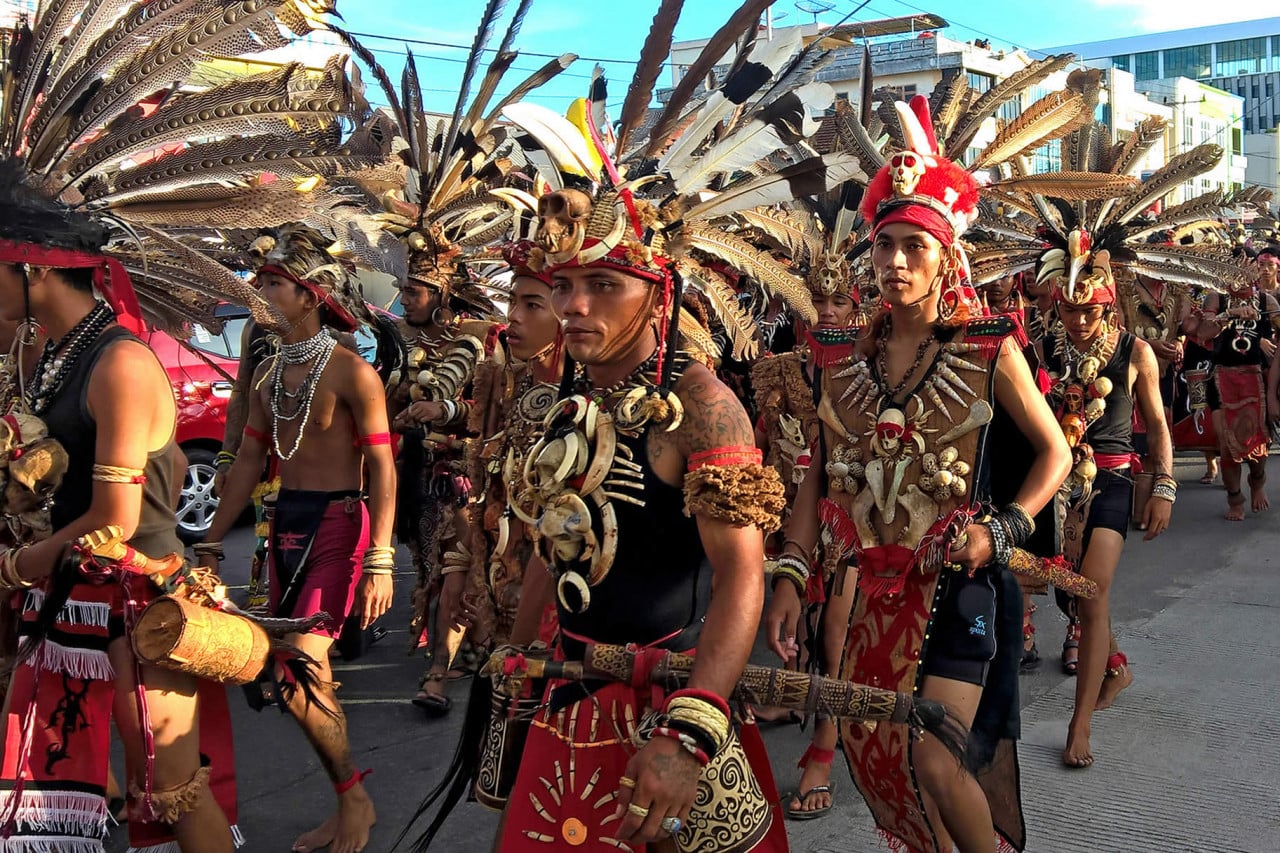 Simbolisme Festival Gawai Dayak dalam Pakaian Adat dan Aksesori 