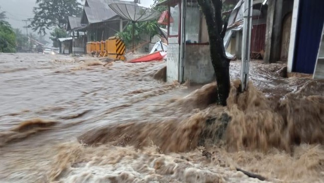 Banjir Bandang Terjang Pasaman