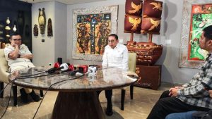 Kritik Saiful Mujani Cermin Demokrasi yang Pincang Menyelami di Tengah Dinamika Politik