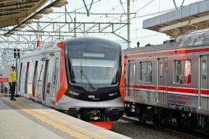 Gangguan KRL Serpong Bikin Aktivitas Lumpuh, Penumpang Harus Bersabar di Tengah Kekacauan Perjalanan
