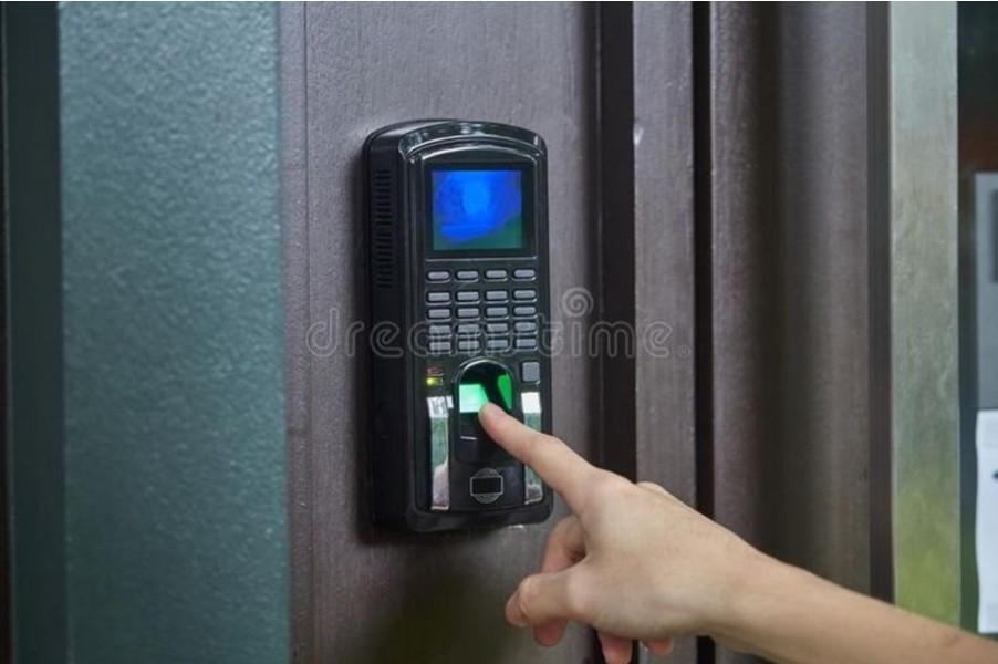 Teknologi Absensi Fingerprint Penunjang Kerja Modern