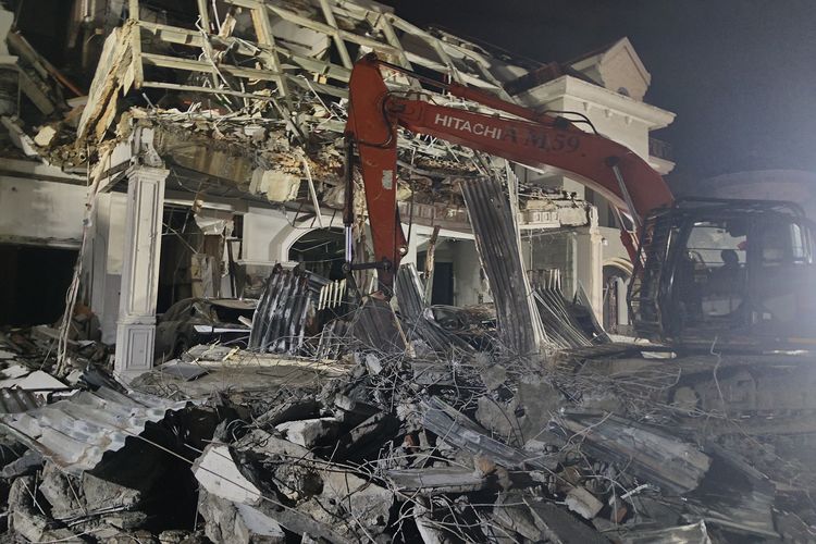 Rumah Mewah Roboh Polonia